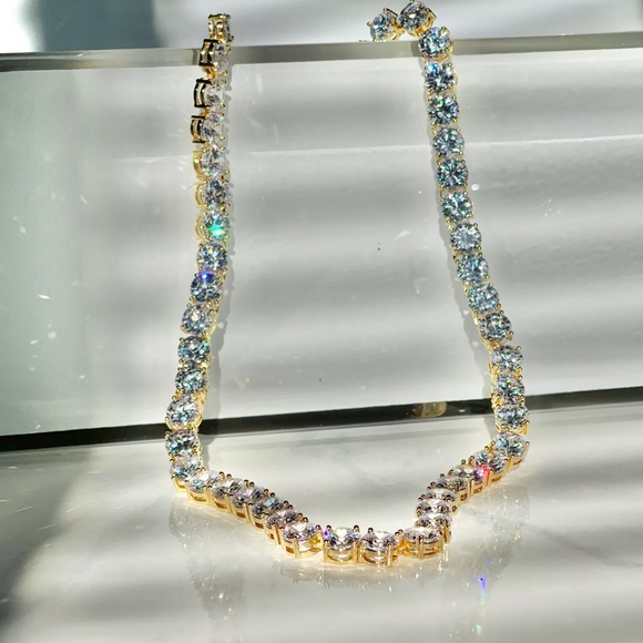 18k Tennis Necklace - Picture 8 of 9